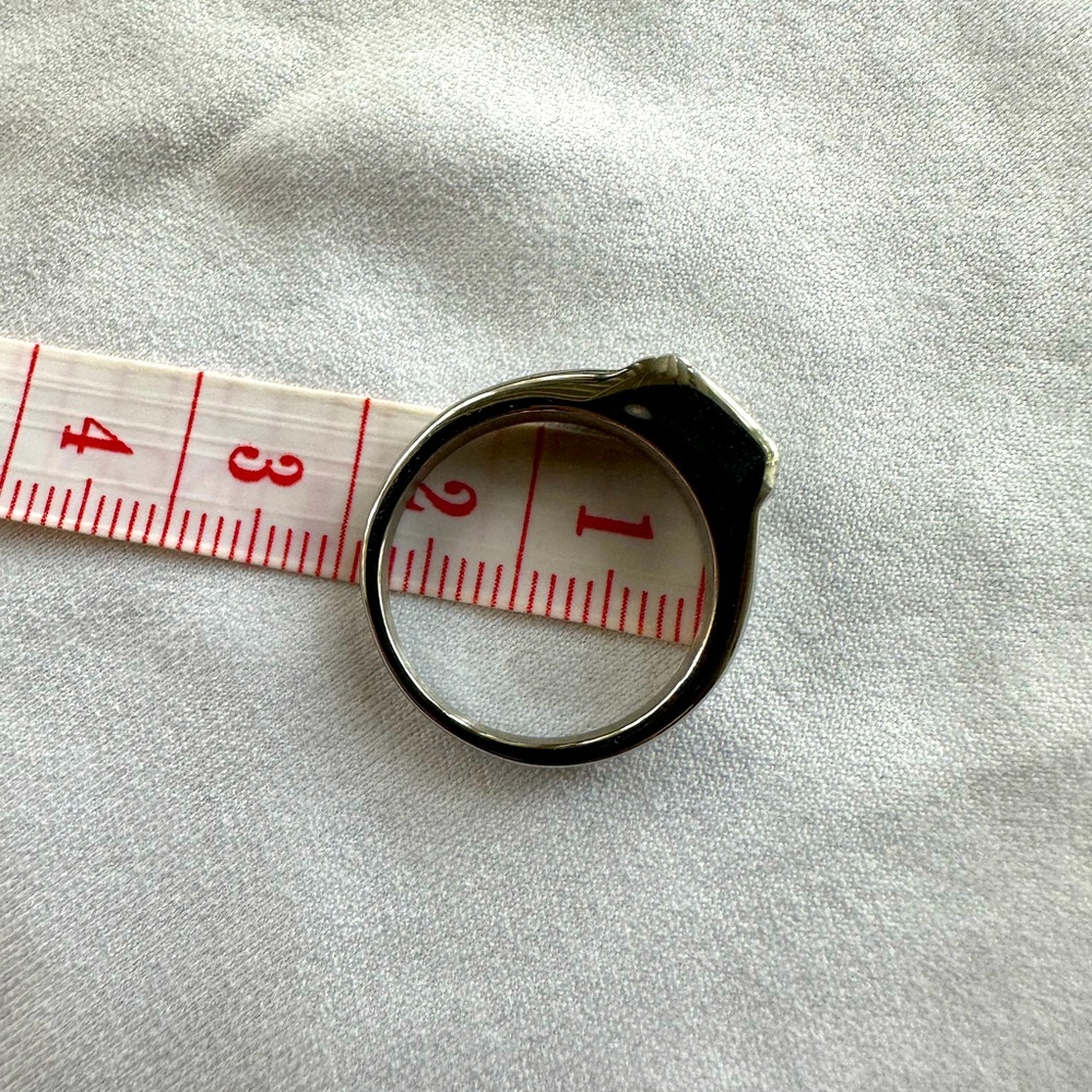 Men’s ASOS ring - Picture 2 of 4